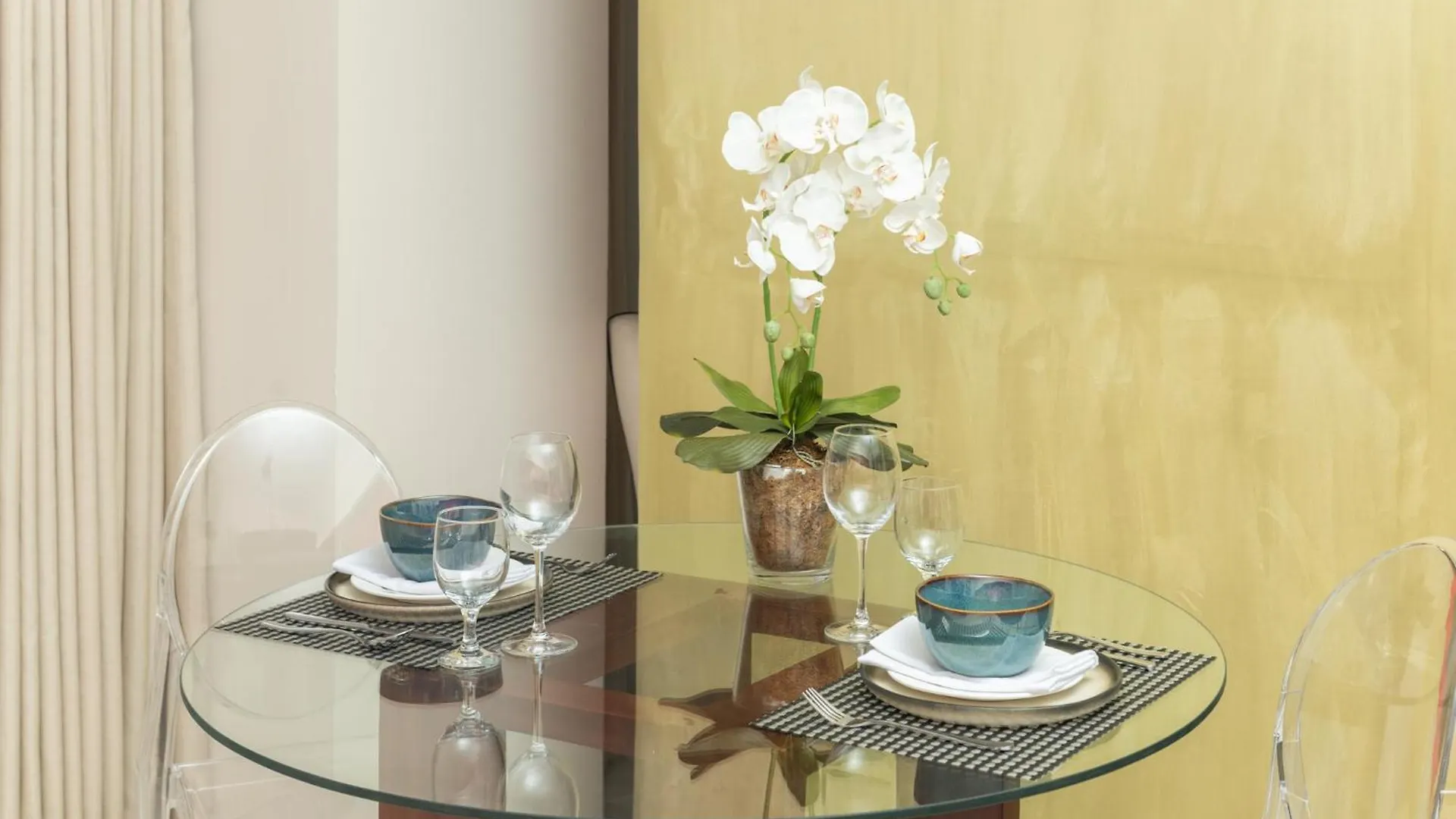 The Picasso Boutique Serviced Residences Managed By Hii Makati City