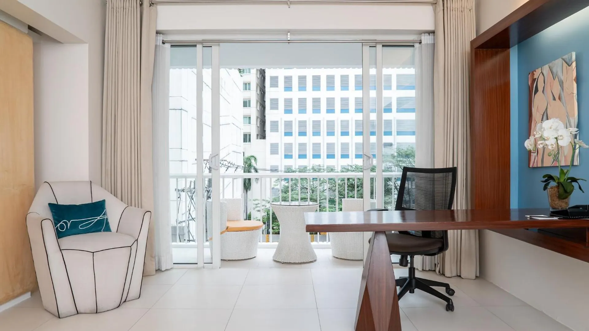 The Picasso Boutique Serviced Residences Managed By Hii Makati City