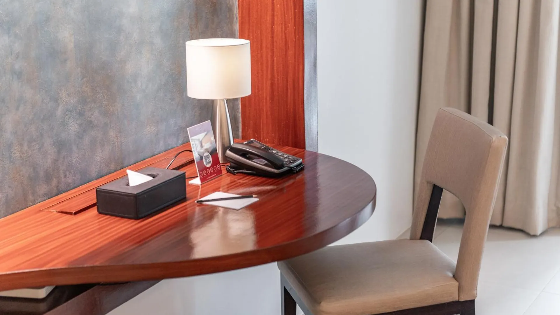 The Picasso Boutique Serviced Residences Managed By Hii Makati City