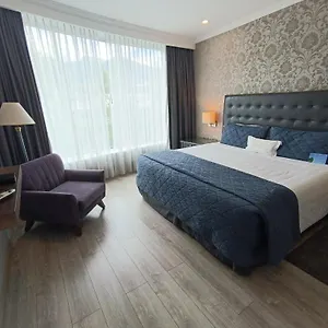 aparta-hotel-torres-de-suites.hotelsquito.com/